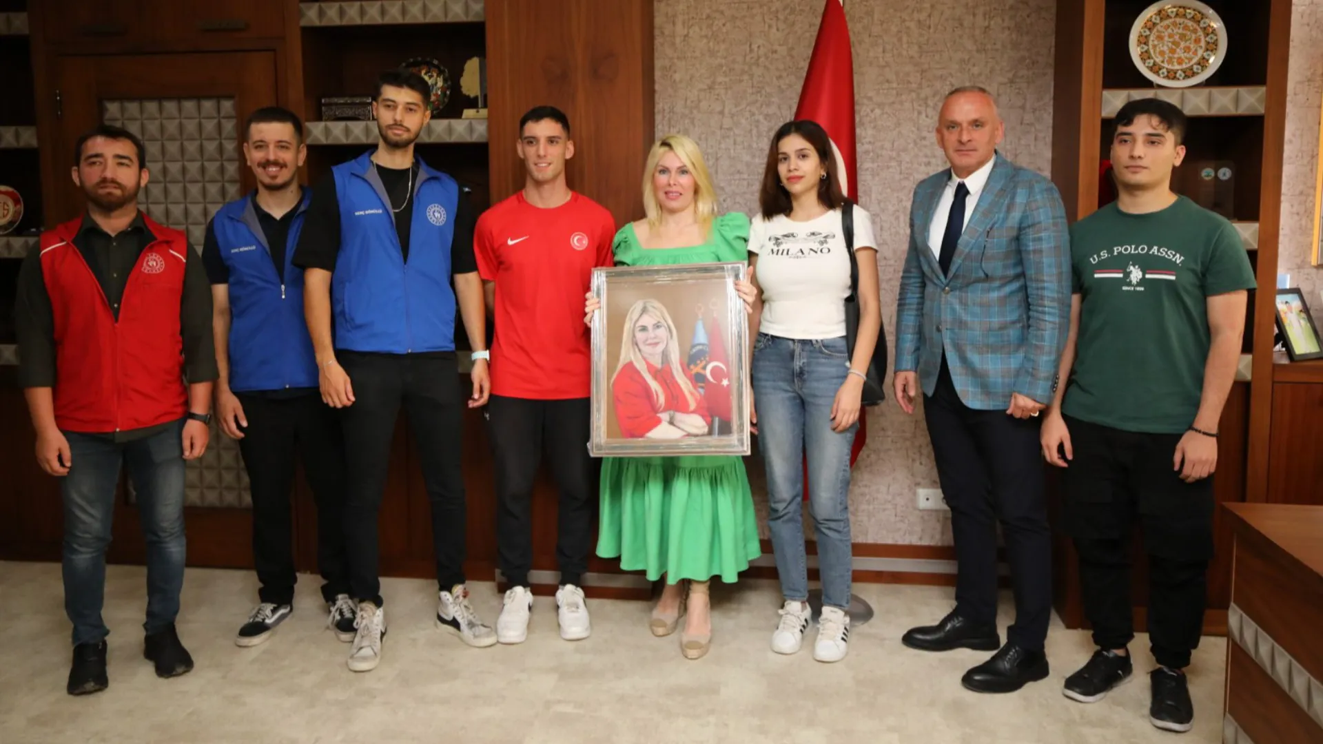 Olimpiyat-madalyali-sporcu-Rektor-Ozkani-ziyaret-etti_9900c106-874b-4992-b734-58ea7fb94fab.webp