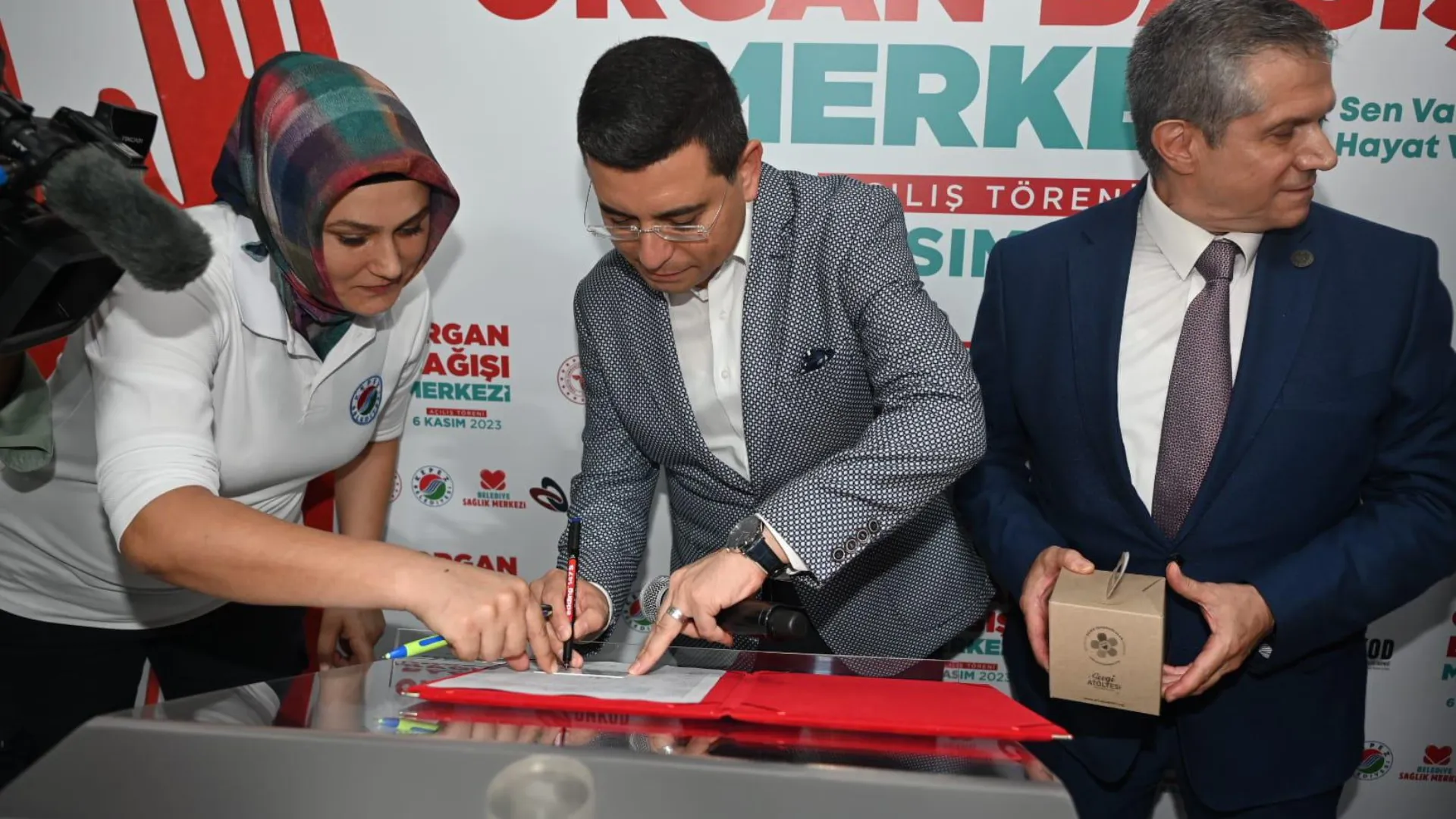 Organ-Bagis-Merkezinin-ilk-bagiscisi-Baskan-Tutuncu-oldu_a94b2fe0-382b-46f8-b005-d66d0982cc84.webp