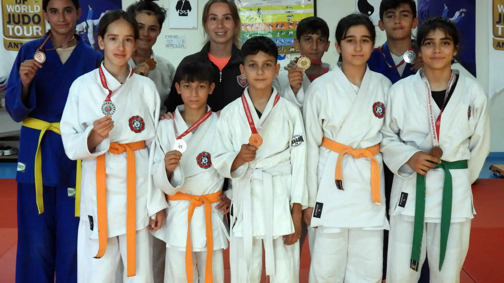Ilk-yarismada-9-madalya3-OzelJPG_20230517100036211.webp